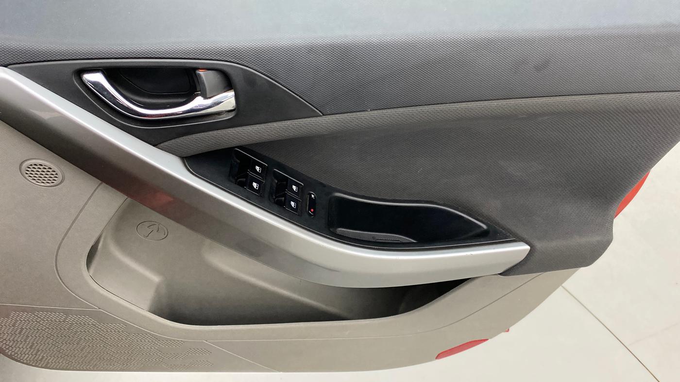 2018 Tata NEXON XZ+ 1.2 DUAL TONE, Petrol, Manual, 43,864 km, Driver Side Door Panels Control