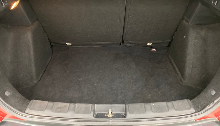 2018 Tata NEXON XZ+ 1.2 DUAL TONE, Petrol, Manual, 43,864 km, Boot Inside