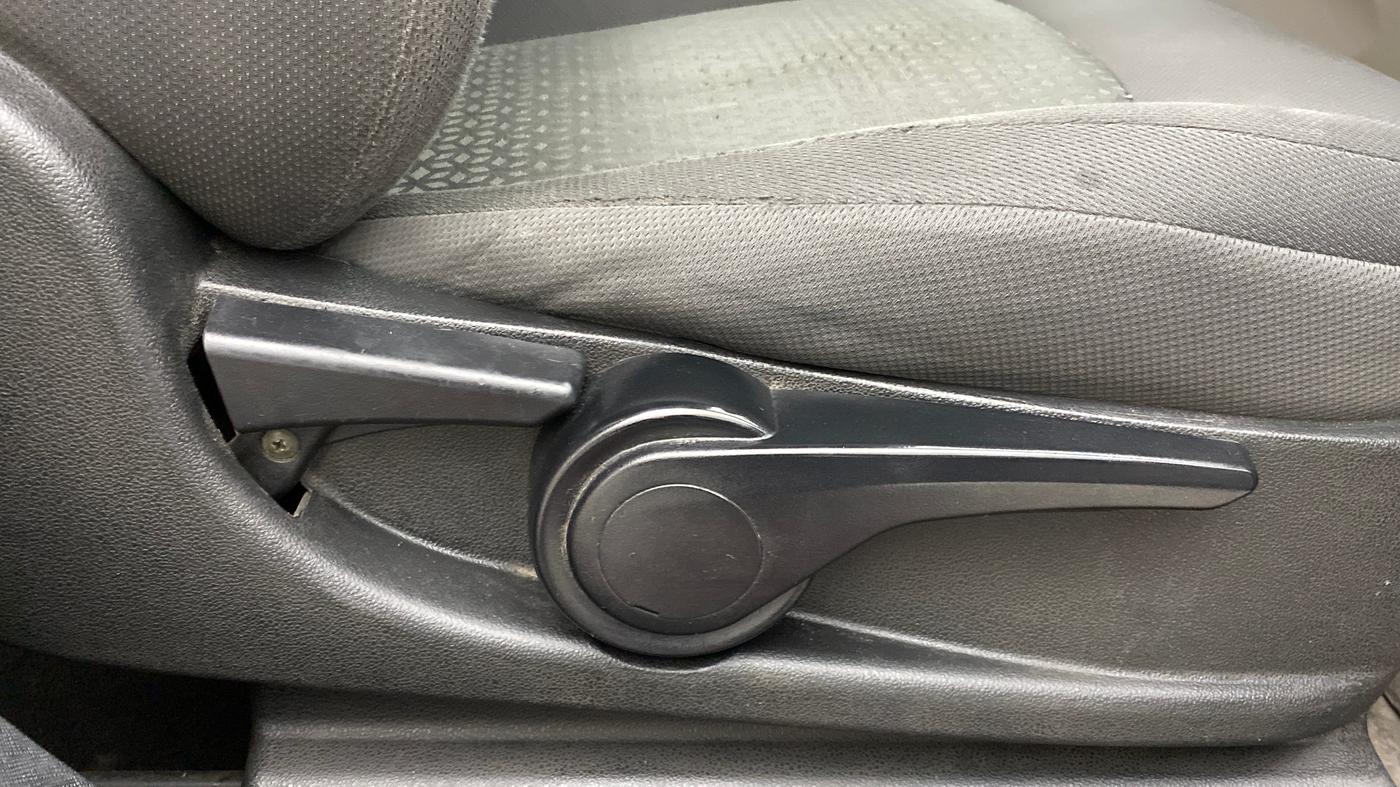 2018 Tata NEXON XZ+ 1.2 DUAL TONE, Petrol, Manual, 43,864 km, Driver Side Adjustment Panel
