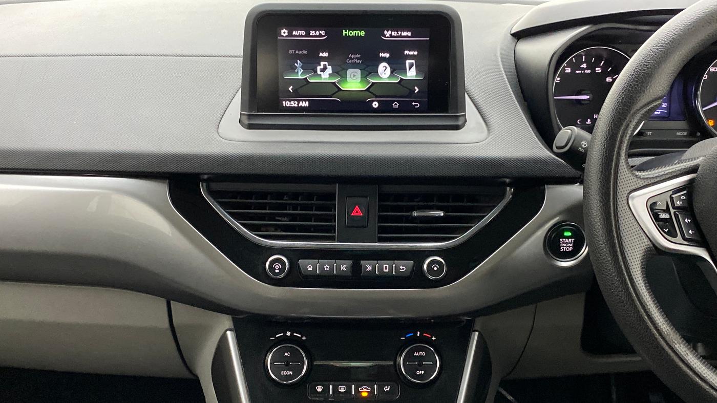 2018 Tata NEXON XZ+ 1.2 DUAL TONE, Petrol, Manual, 43,864 km, Air Conditioner
