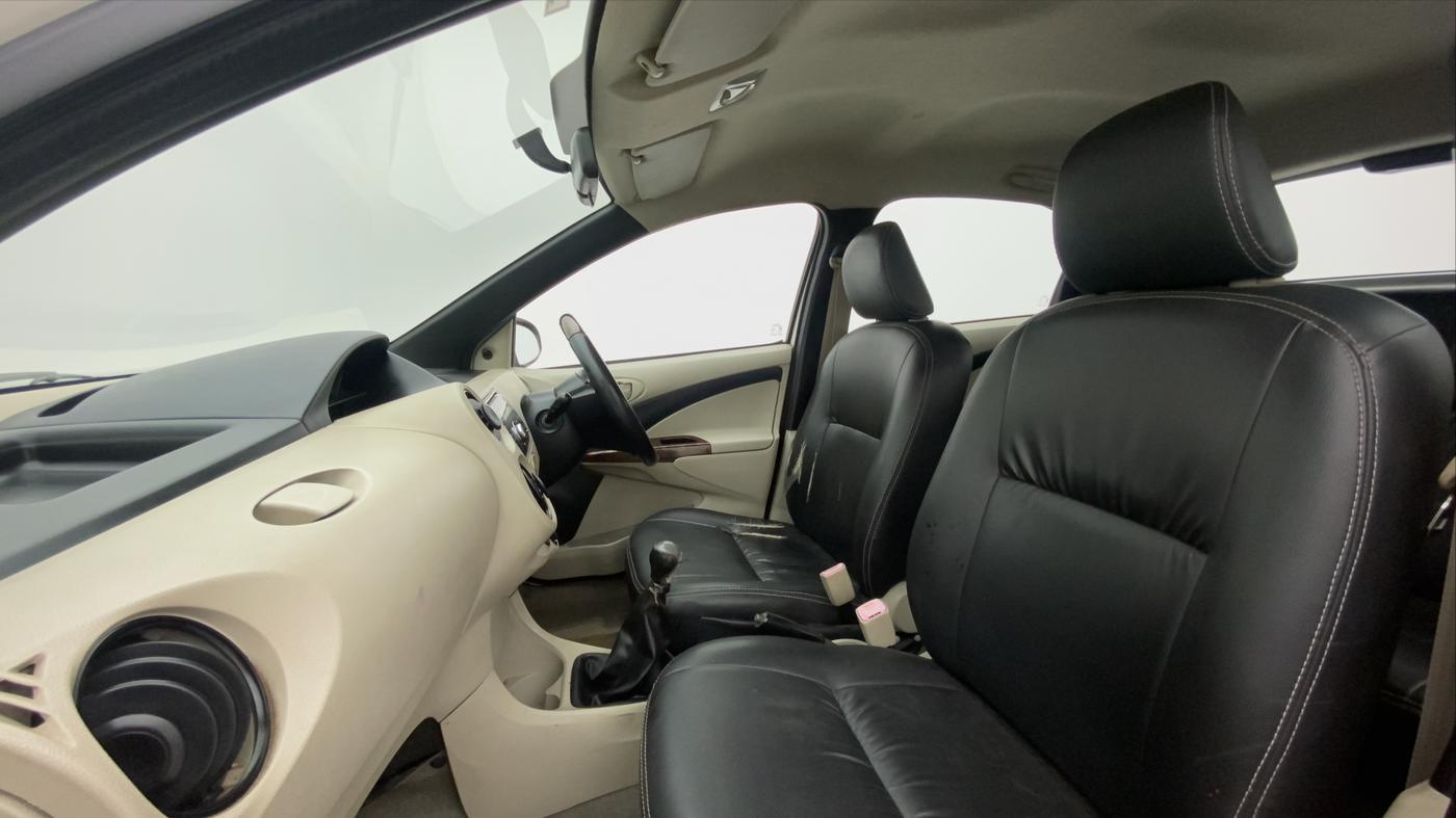 2014 Toyota Etios Liva G, Petrol, Manual, 45,164 km, Right Side Front Door Cabin