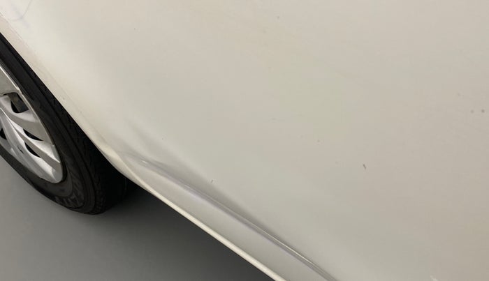 2014 Toyota Etios Liva G, Petrol, Manual, 45,164 km, Right rear door - Slightly dented