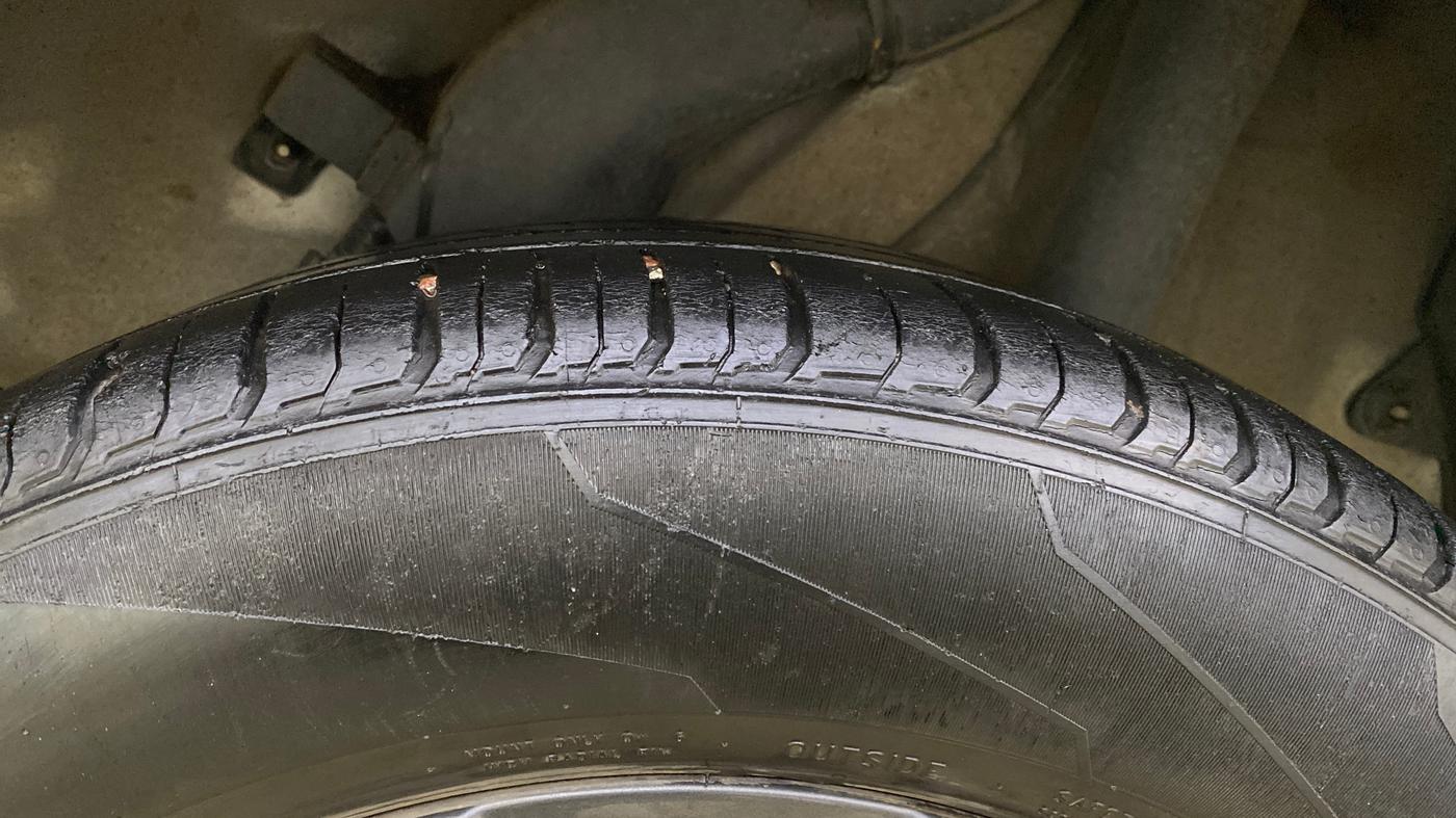 2021 Hyundai VENUE SX PLUS 1.0 TURBO DCT, Petrol, Automatic, 40,426 km, Left Rear Tyre Tread