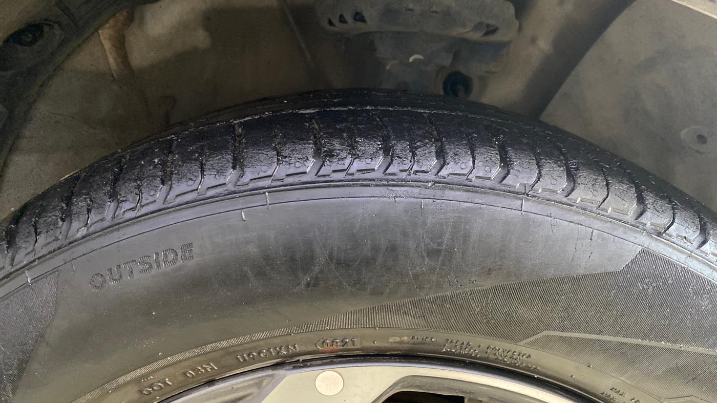 2021 Hyundai VENUE SX PLUS 1.0 TURBO DCT, Petrol, Automatic, 40,426 km, Right Front Tyre Tread