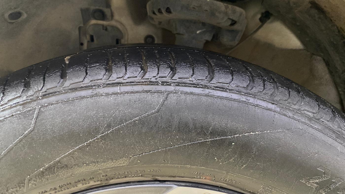 2021 Hyundai VENUE SX PLUS 1.0 TURBO DCT, Petrol, Automatic, 40,426 km, Left Front Tyre Tread