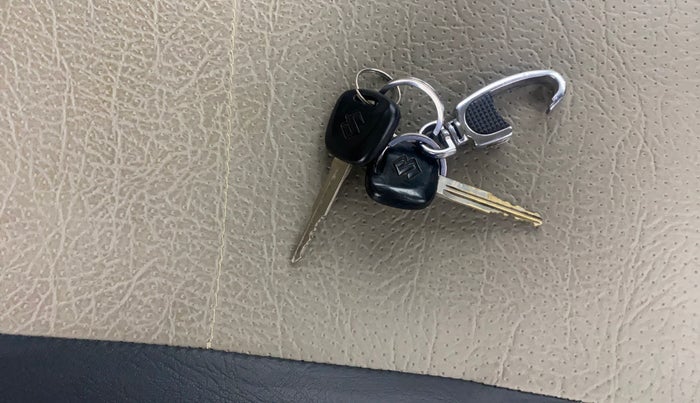 2016 Maruti Eeco 5 STR WITH A/C+HTR, CNG, Manual, 43,544 km, Key Close Up