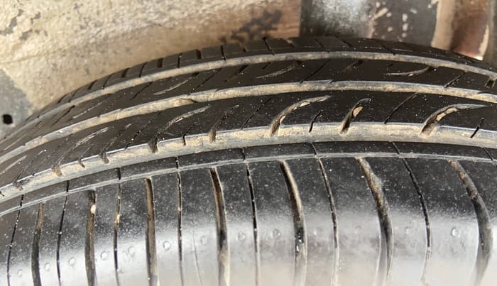 2016 Maruti Celerio VXI AMT, Petrol, Automatic, 1,22,562 km, Left Rear Tyre Tread