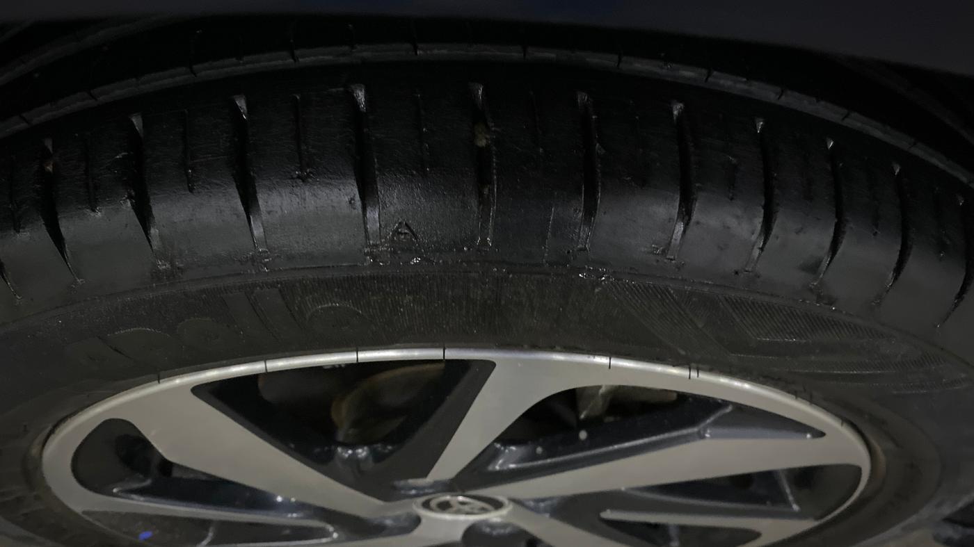 2022 Toyota Glanza V, Petrol, Manual, 21,846 km, Right Front Tyre Tread