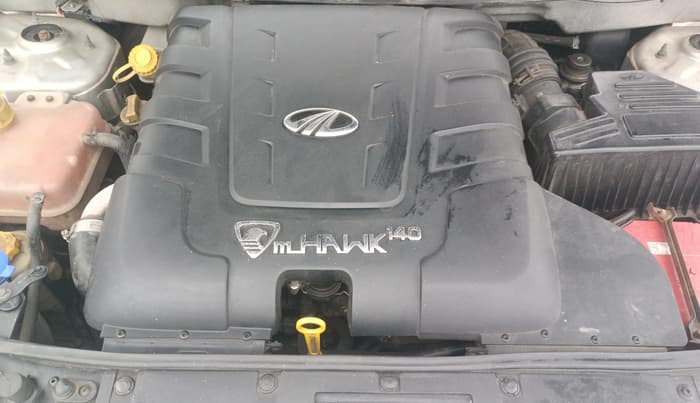2014 Mahindra XUV500 W8, Diesel, Manual, 1,24,651 km, Engine View