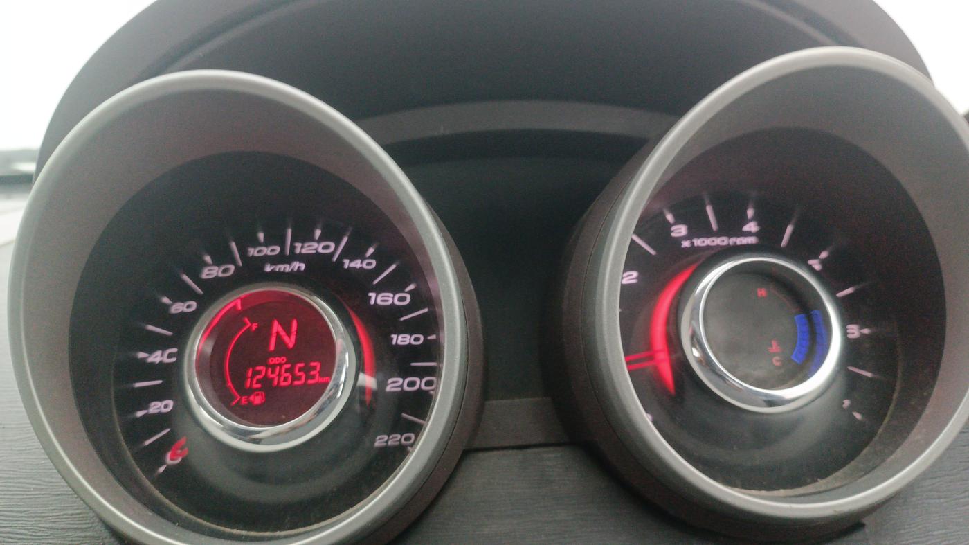 2014 Mahindra XUV500 W8, Diesel, Manual, 1,24,651 km, Odometer Image