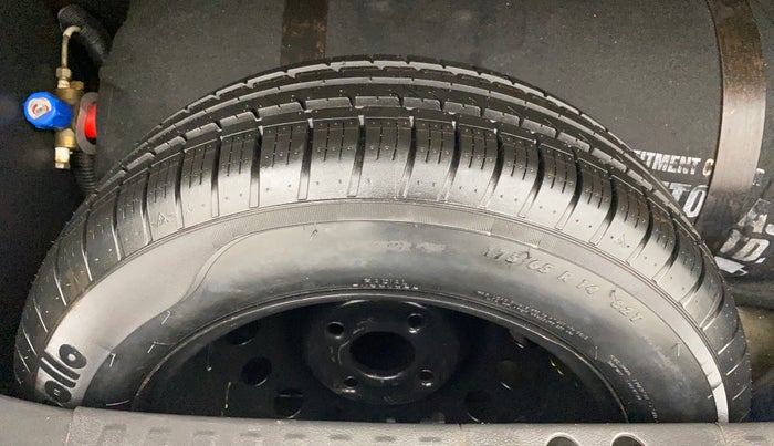 2018 Ford FREESTYLE TITANIUM 1.2 PETROL, CNG, Manual, 1,42,948 km, Spare Tyre