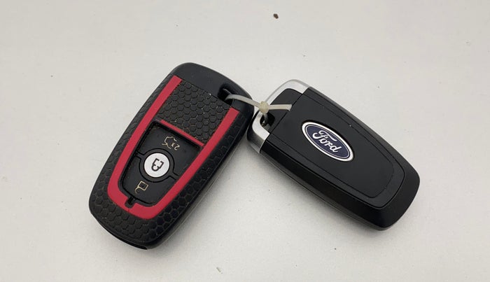 2018 Ford FREESTYLE TITANIUM 1.2 PETROL, CNG, Manual, 1,42,948 km, Key Close Up