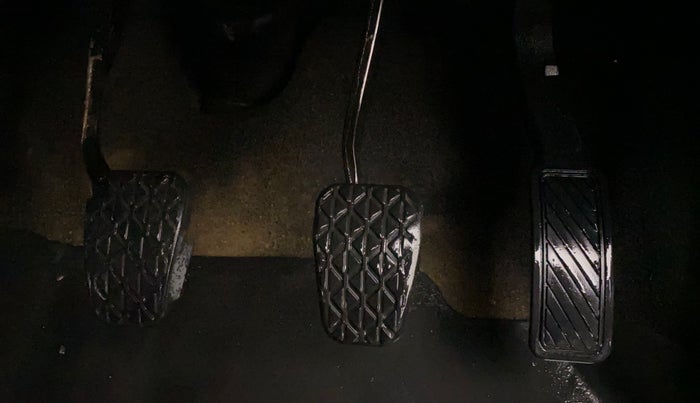 2018 Ford FREESTYLE TITANIUM 1.2 PETROL, CNG, Manual, 1,42,948 km, Pedals