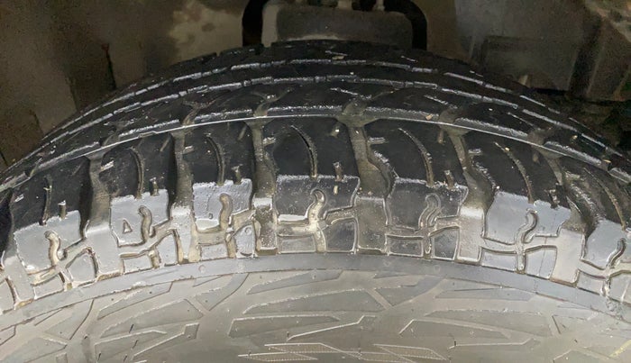 2021 Mahindra Thar LX PETROL HT 4WD AT, Petrol, Automatic, 32,630 km, Right Front Tyre Tread