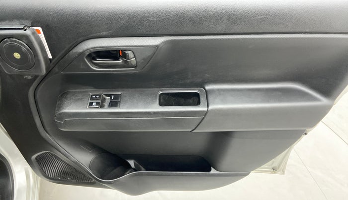 2021 Maruti New Wagon-R LXI CNG 1.0 L, CNG, Manual, 14,396 km, Driver Side Door Panels Control