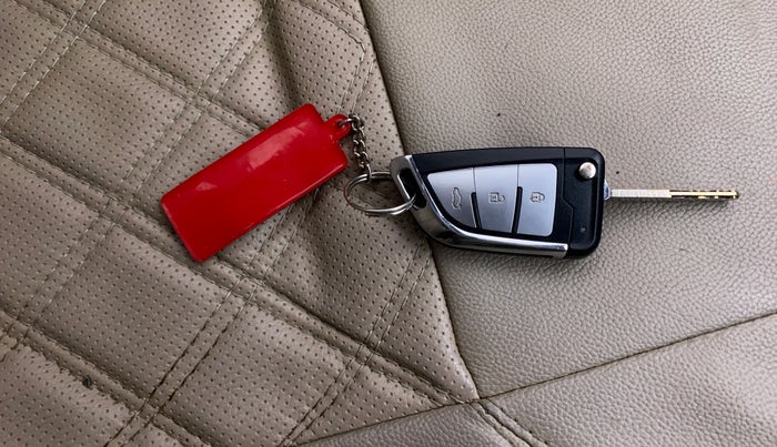 2016 Honda Amaze 1.2L I-VTEC S, Petrol, Manual, 62,431 km, Key Close Up