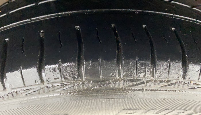2016 Honda Amaze 1.2L I-VTEC S, Petrol, Manual, 62,431 km, Right Rear Tyre Tread