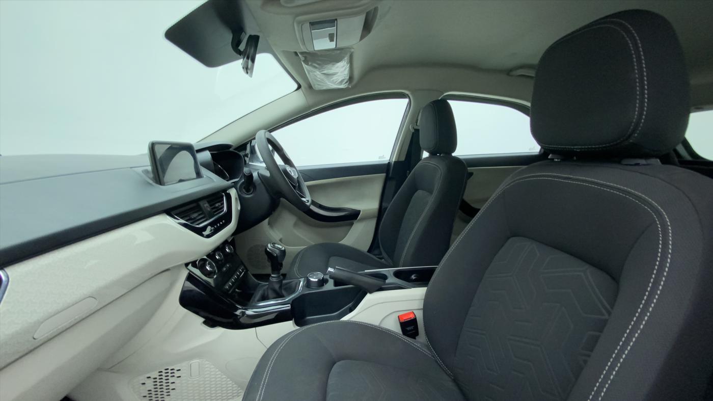 2021 Tata NEXON XZ DIESEL, Diesel, Manual, 66,613 km, Right Side Front Door Cabin