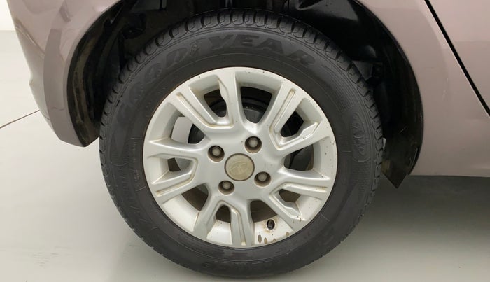 2017 Tata Tiago XZA PETROL, Petrol, Automatic, 20,525 km, Right Rear Wheel