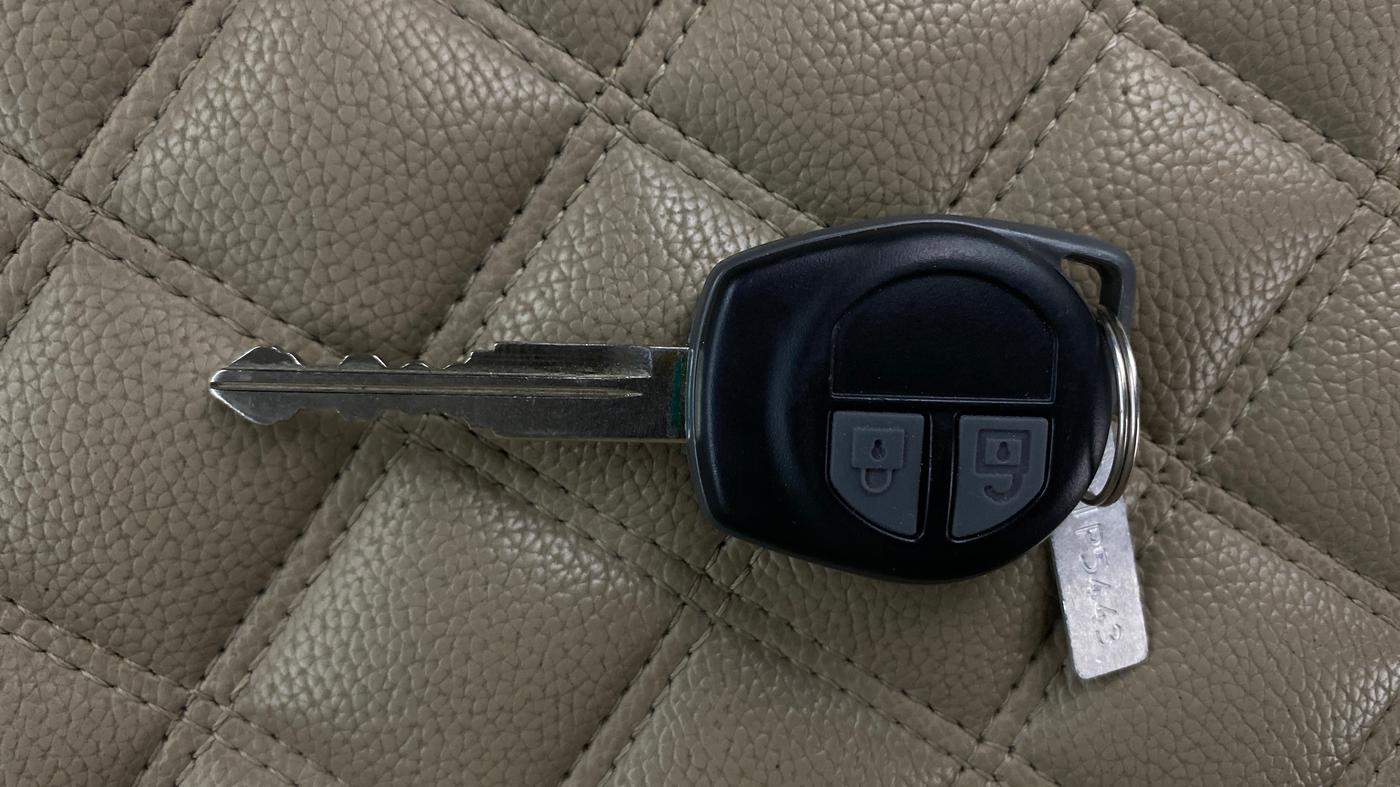 2018 Maruti Wagon R 1.0 VXI (O) AMT, Petrol, Automatic, 91,765 km, Key Close Up