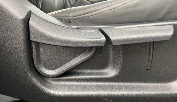 2020 KIA SELTOS HTX 1.5 PETROL, Petrol, Manual, 11,669 km, Driver Side Adjustment Panel