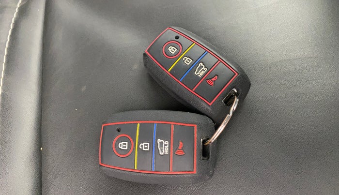 2020 KIA SELTOS HTX 1.5 PETROL, Petrol, Manual, 11,669 km, Key Close Up