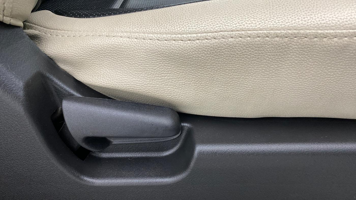 2017 Maruti Wagon R 1.0 VXI, Petrol, Manual, 11,997 km, Driver Side Adjustment Panel