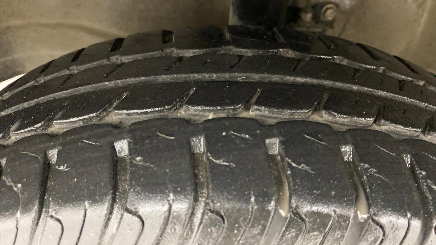 2017 Maruti Wagon R 1.0 VXI, Petrol, Manual, 11,997 km, Left Front Tyre Tread