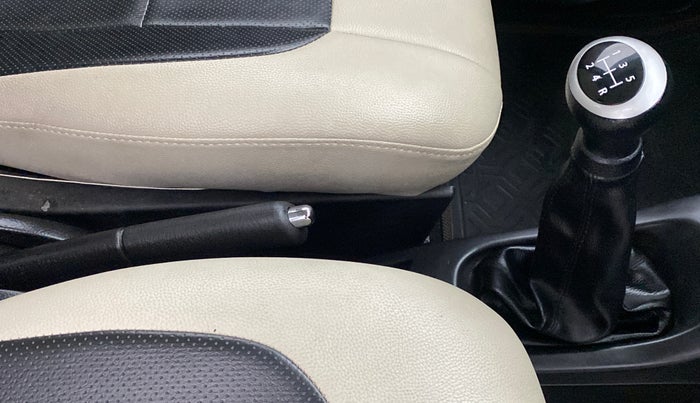 2017 Maruti Wagon R 1.0 VXI, Petrol, Manual, 11,997 km, Gear Lever