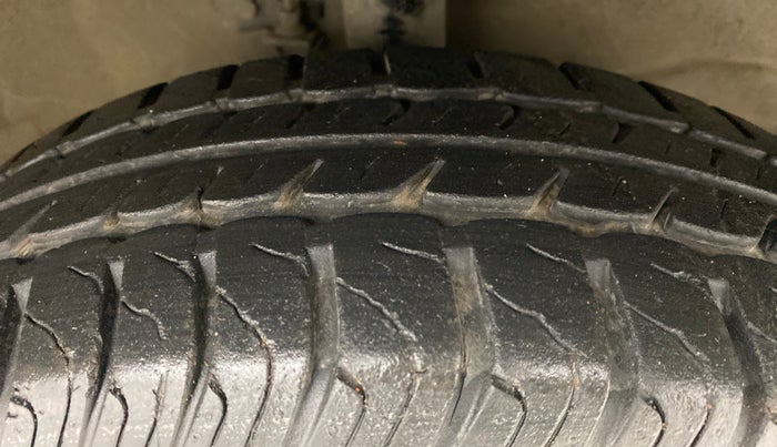 2017 Maruti Wagon R 1.0 VXI, Petrol, Manual, 11,997 km, Right Front Tyre Tread
