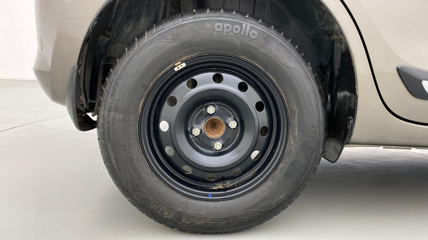 2019 Maruti Swift VXI AMT D, Petrol, Automatic, 21,688 km, Right Rear Wheel