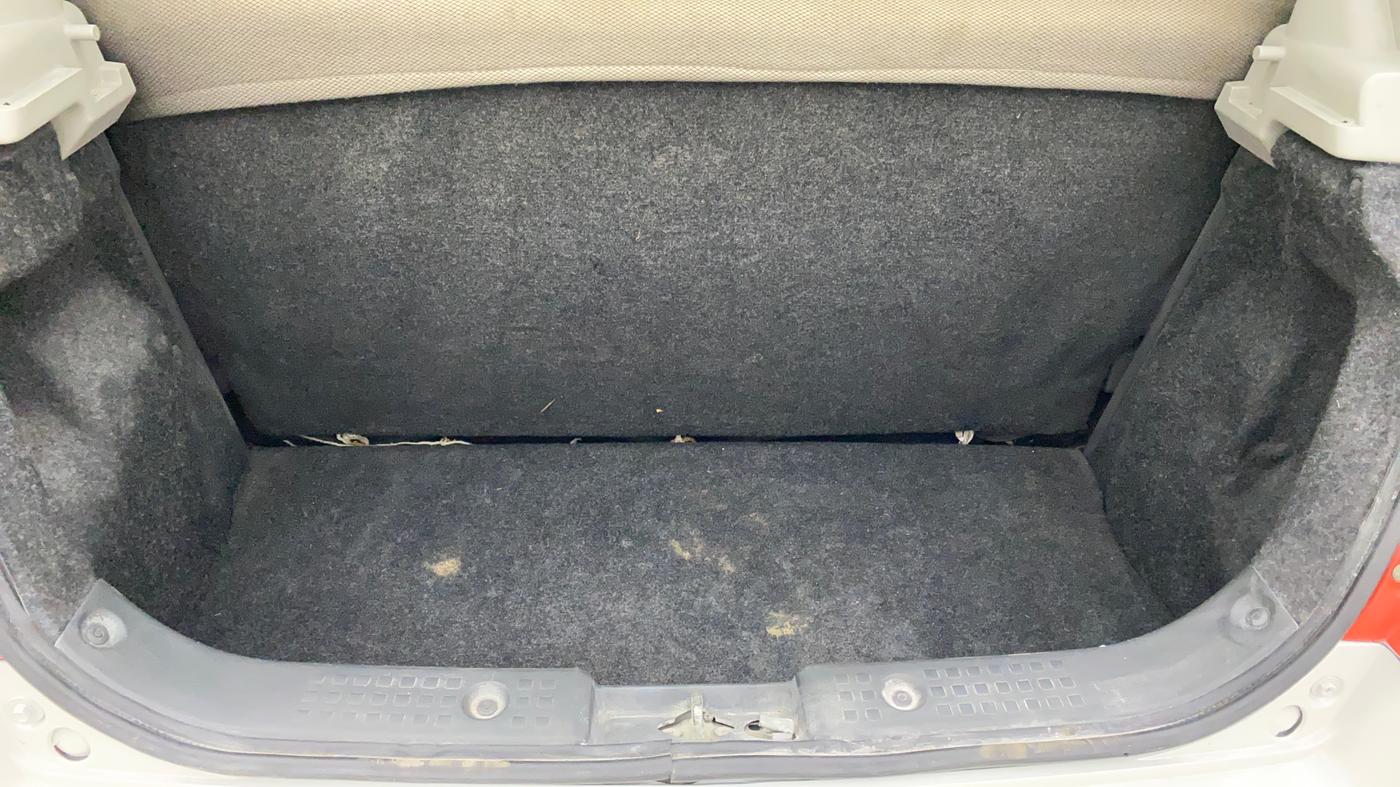 2010 Maruti Swift LXI, Petrol, Manual, 70,437 km, Boot Inside