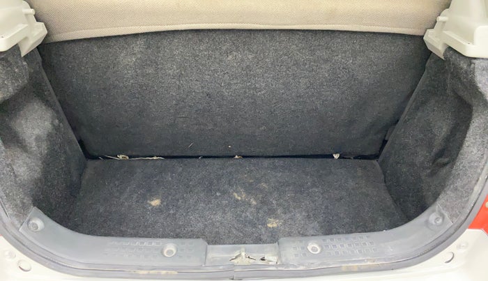 2010 Maruti Swift LXI, Petrol, Manual, 70,437 km, Boot Inside