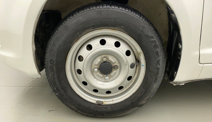 2010 Maruti Swift LXI, Petrol, Manual, 70,437 km, Left Front Wheel