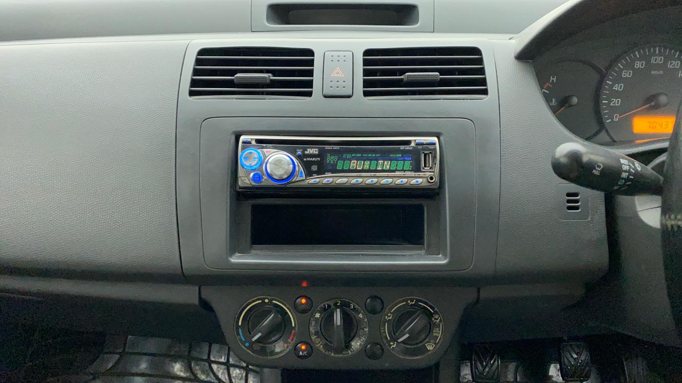 2010 Maruti Swift LXI, Petrol, Manual, 70,437 km, Air Conditioner