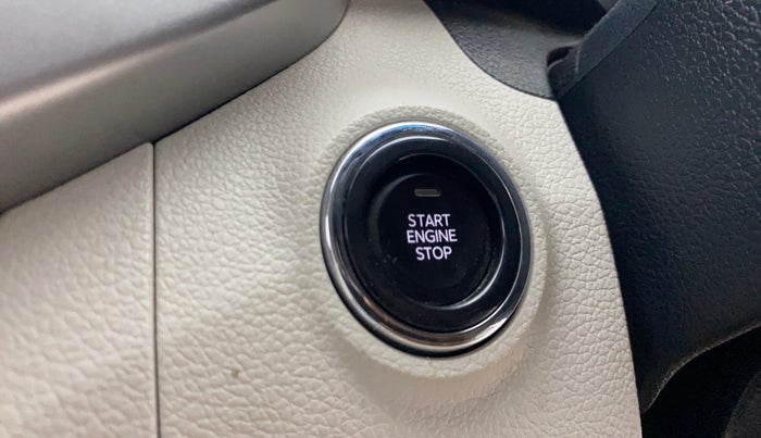 2022 Mahindra XUV300 W8 (O) 1.2 PETROL AMT, Petrol, Automatic, 30,355 km, Keyless Start/ Stop Button