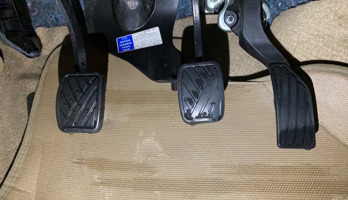 2016 Maruti Ciaz VXI+, Petrol, Manual, 70,347 km, Pedals