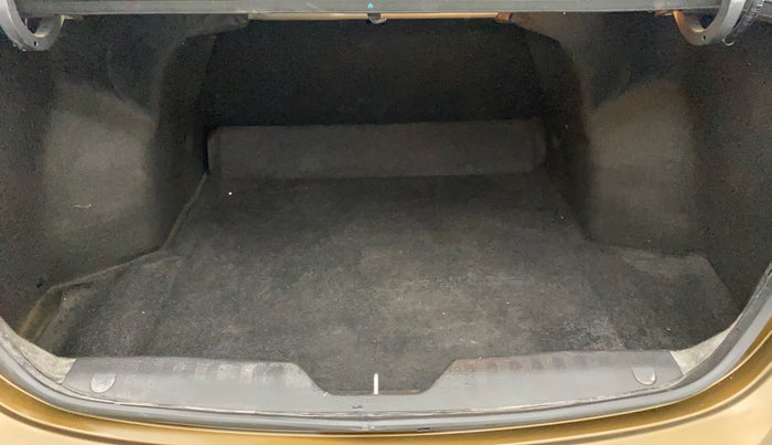 2016 Maruti Ciaz VXI+, Petrol, Manual, 70,347 km, Boot Inside