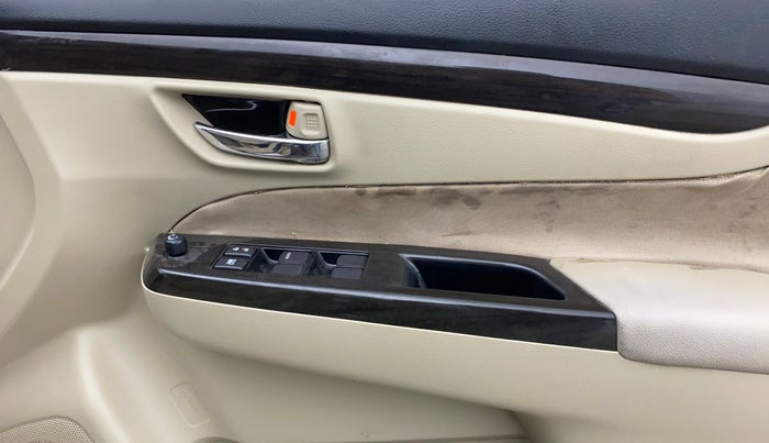 2016 Maruti Ciaz VXI+, Petrol, Manual, 70,347 km, Driver Side Door Panels Control