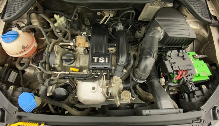 2015 Volkswagen Vento COMFORTLINE 1.2 TSI AT, Petrol, Automatic, 49,705 km, Open Bonet