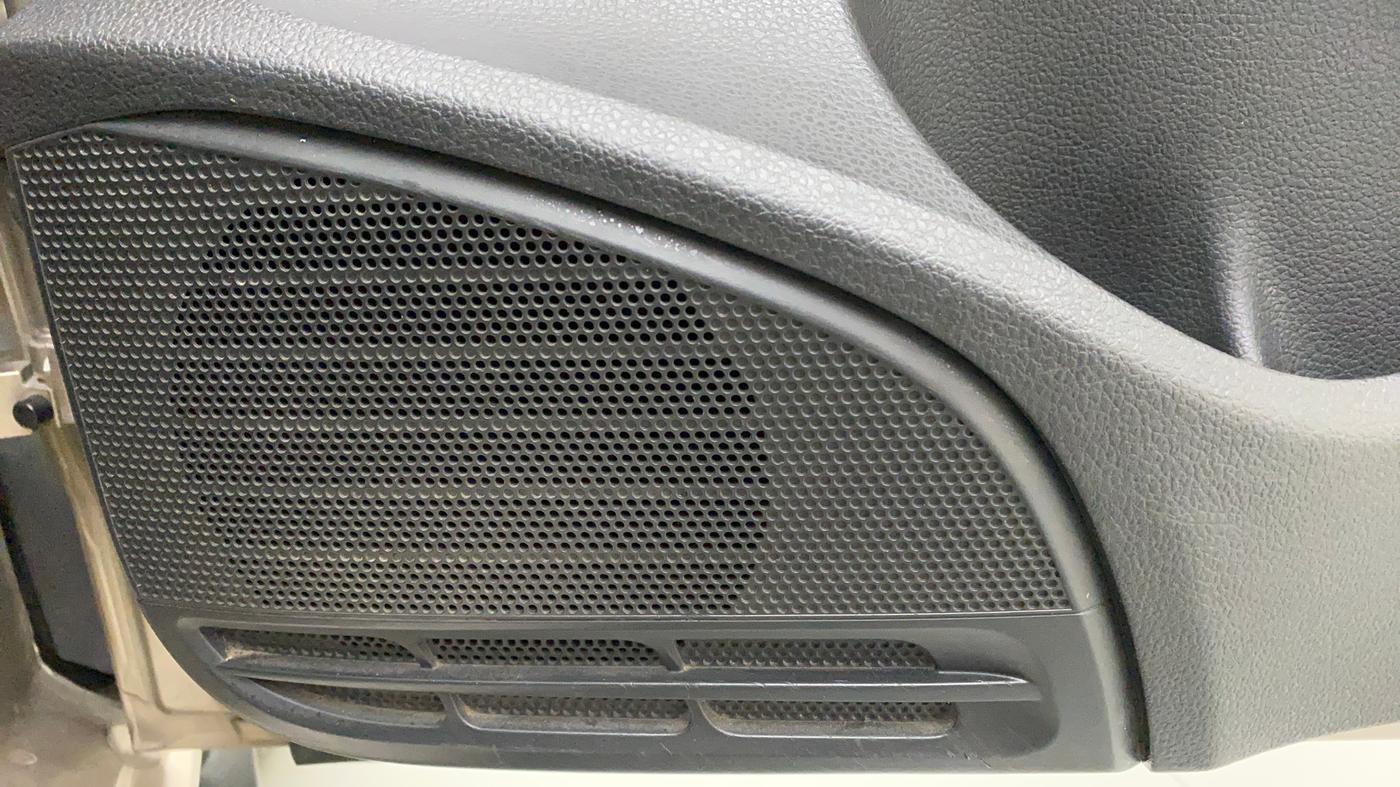 2015 Volkswagen Vento COMFORTLINE 1.2 TSI AT, Petrol, Automatic, 49,705 km, Speaker