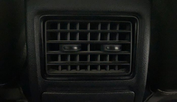 2015 Volkswagen Vento COMFORTLINE 1.2 TSI AT, Petrol, Automatic, 49,705 km, Rear AC Vents