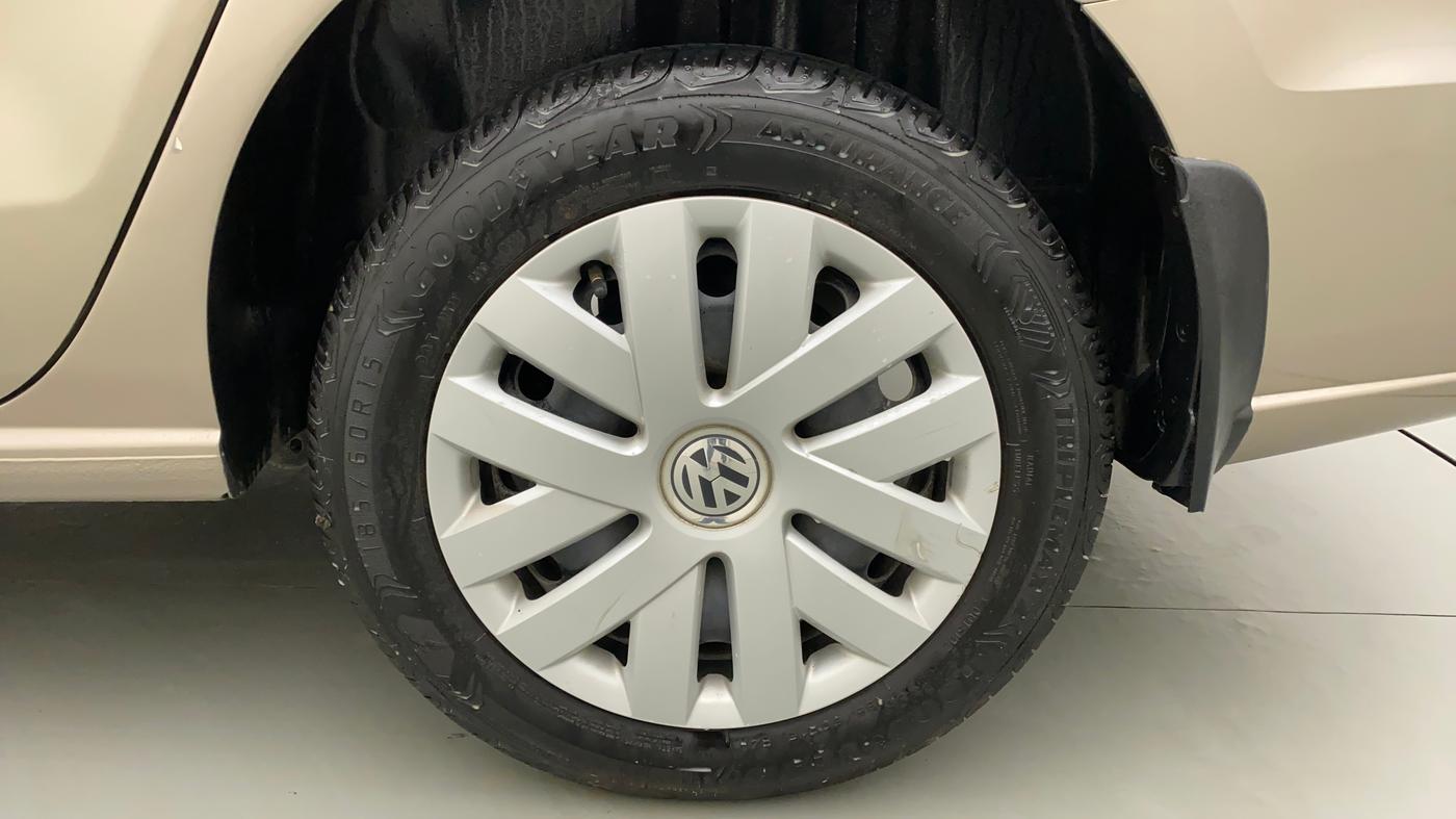 2015 Volkswagen Vento COMFORTLINE 1.2 TSI AT, Petrol, Automatic, 49,705 km, Left Rear Wheel