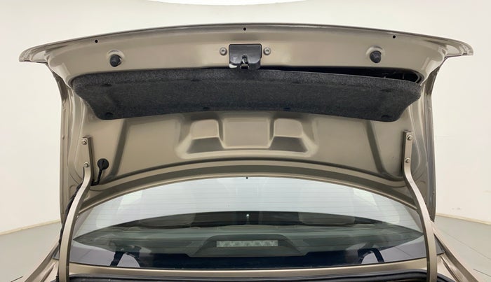 2015 Volkswagen Vento COMFORTLINE 1.2 TSI AT, Petrol, Automatic, 49,705 km, Boot Door Open