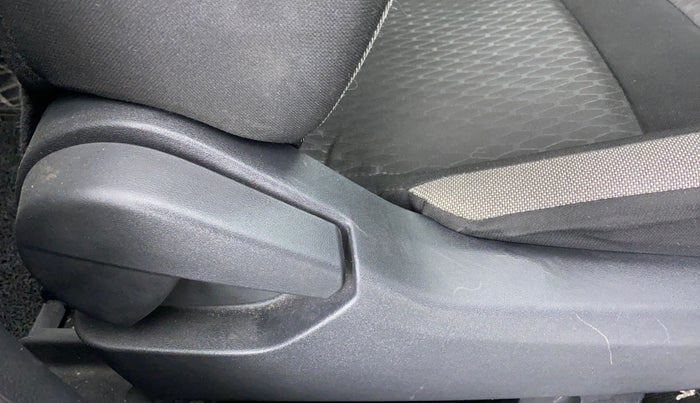2021 Nissan MAGNITE XE 1.0 MT, Petrol, Manual, 5,885 km, Driver Side Adjustment Panel