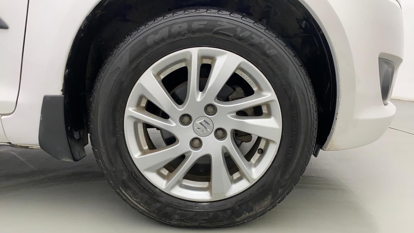 2014 Maruti Swift ZXI, Petrol, Manual, 69,445 km, Right Front Wheel