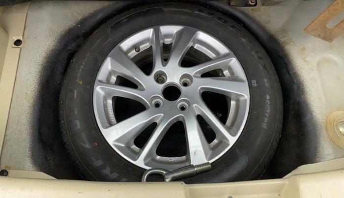 2014 Maruti Swift ZXI, Petrol, Manual, 69,445 km, Spare Tyre