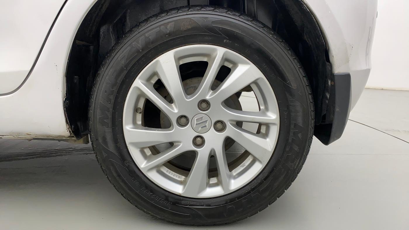 2014 Maruti Swift ZXI, Petrol, Manual, 69,445 km, Left Rear Wheel