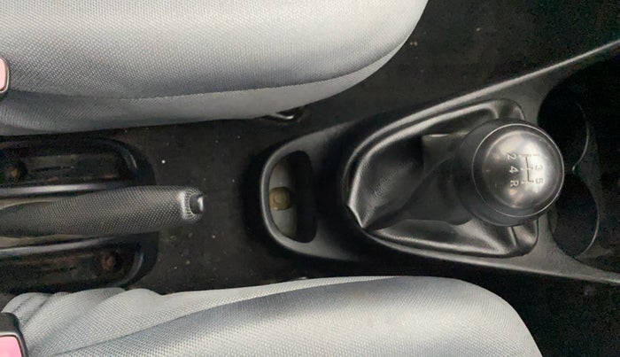 2014 Toyota Etios CROSS 1.2 G, Petrol, Manual, 70,160 km, Gear Lever