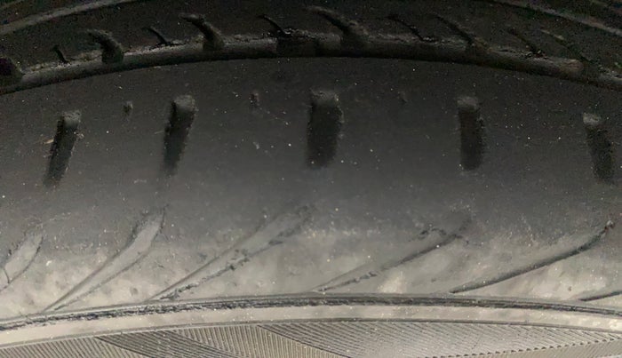 2014 Toyota Etios CROSS 1.2 G, Petrol, Manual, 70,160 km, Right Front Tyre Tread